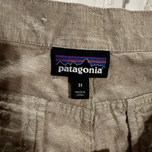 Men's tan patrol is light weight shorts. Size 31